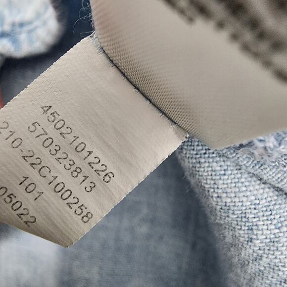 Chico's Womens Chambray Button Floral Shirt Size 2 US L Hemp Blend Denim Casual - Picture 10 of 10